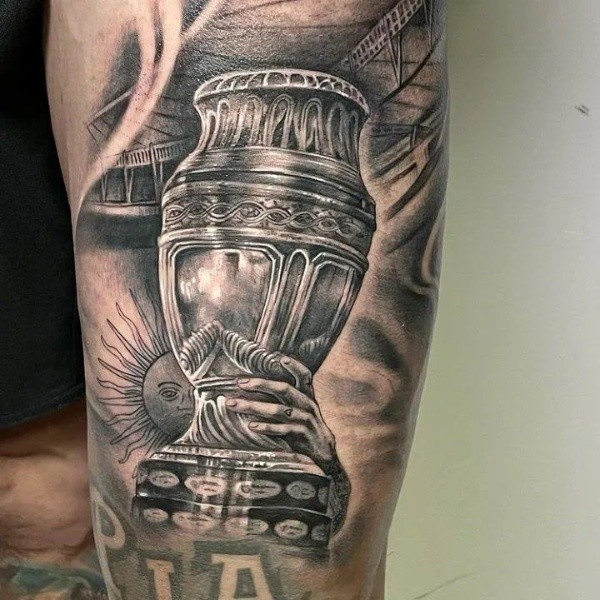 Este es el tatuaje que se hizo Ángel Di María en su pierna, tras la obtención de la Copa América.