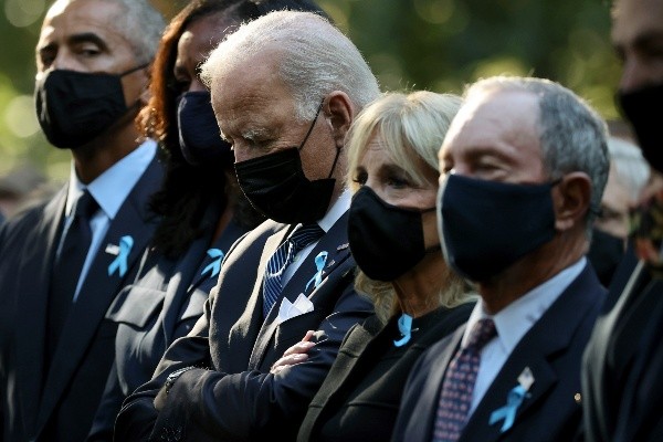 El Presidente Joe Biden y la Primera Dama Jill Biden asisten a la ceremonia anual de conmemoración del 11 de septiembre | Foto: Getty Images