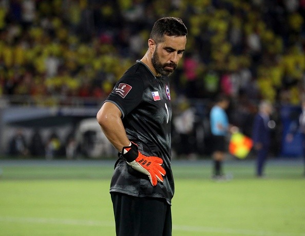 Claudio Bravo viene de la poco fructífera triple fecha de la Roja contra Brasil, Ecuador y Colombia.