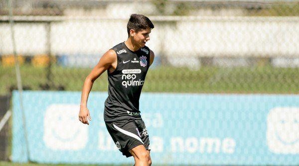 Ángelo Araos busca una nueva oportunidad en el Corinthians por lo que la prensa brasileña asegura que con los pocos minutos que recibió el técnico le está abriendo la puerta para que se siga esforzando Foto: @geglobo