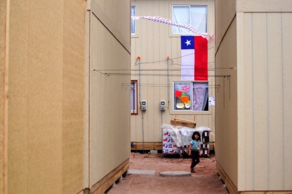 Bandera sin asta y vertical | Foto: Agencia Uno