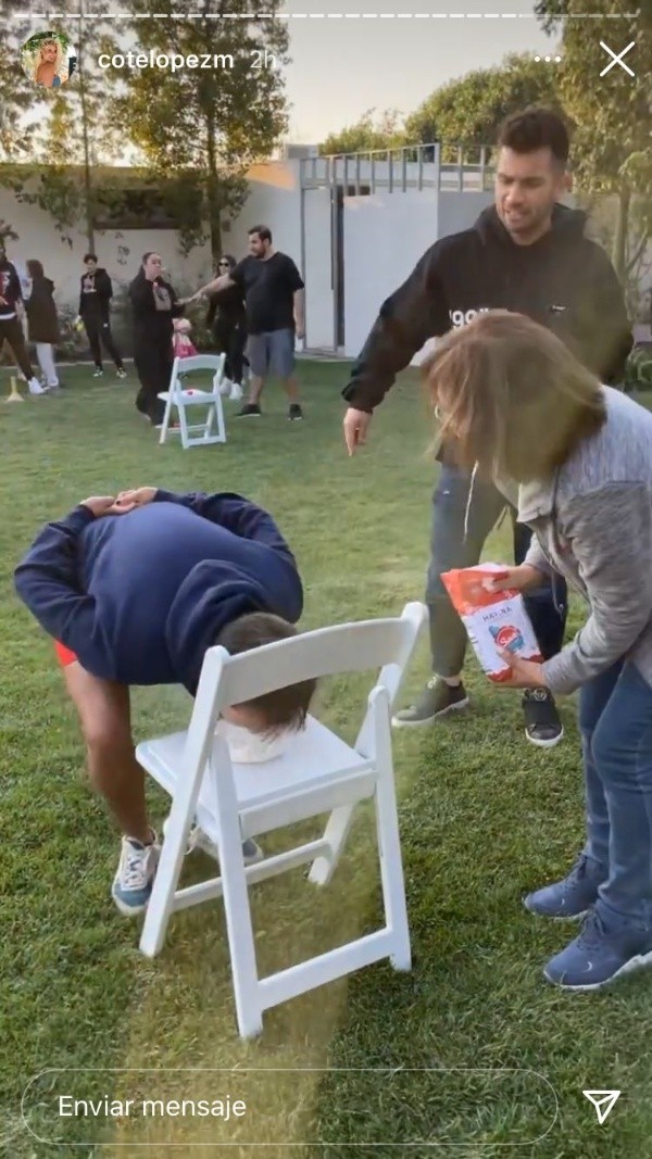 El jugador de Palestino y amigo de la familia Carlos Villanueva también estuvo presente en la entretenida tarde de Fiestas Patrias.