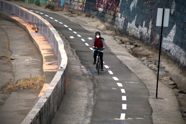 Sector habilitado junto al río Mapocho. (Agencia Uno).