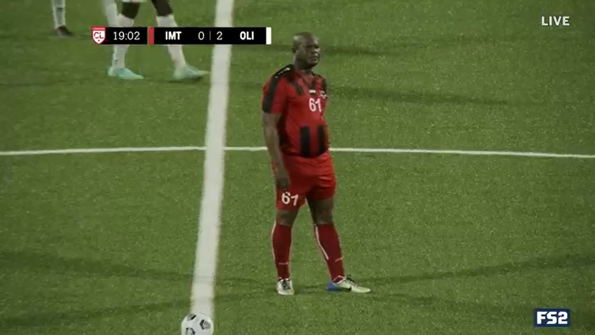 El vicepresidente de Surinam fue titular y jugó hasta el segundo tiempo.