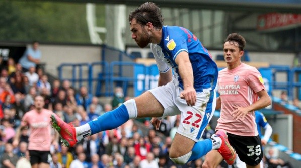 Ben Brereton tuvo una gran definición en su primer gol ante Cardiff. (Foto: @Rovers)