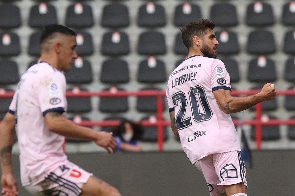 Joaquín Larrivey llega al Superclásico como el máximo goleador del Campeonato Nacional. (Foto: Agencia Uno)