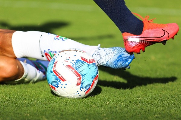 El fútbol chileno también ha visto la inmigración de cerca, con varias figuras que dejaron la vida con la camiseta de la Roja. Foto: Agencia Uno