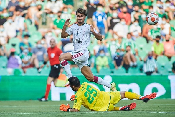Claudio Bravo vuelve a la carga por Europa League.
