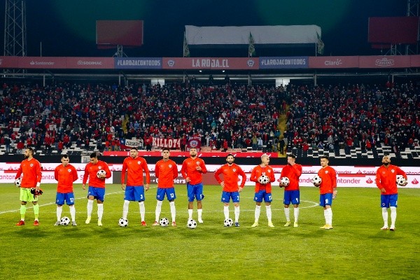 Chile ante Brasil con público en el estadio Monumental.
