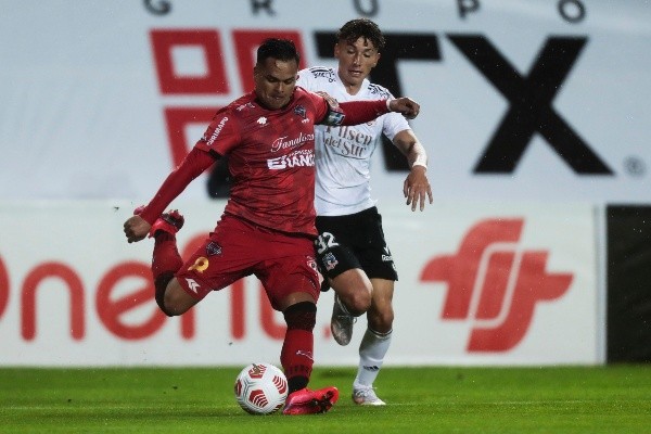 Colo Colo va por su esperada revancha ante Ñublense, equipo que lo goleó por 5-1 en la primera rueda cuando el coronavirus los obligó a jugar solo con juveniles. Foto: Agencia Uno