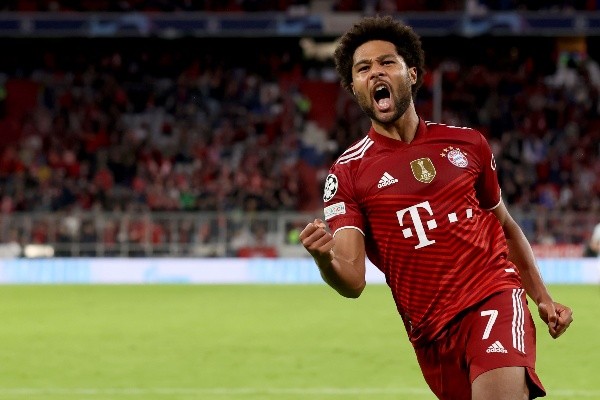 El uniforme local de Bayern Munich guarda similitud en el color. (Foto: Getty Images)