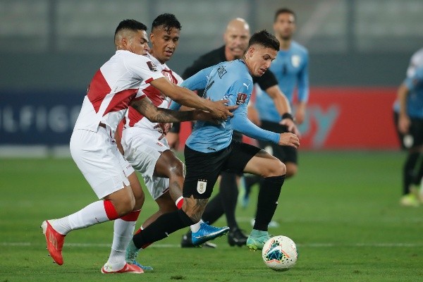 Renato Tapia y Anderson Santamaría son de los titulares de Perú. (Foto: Getty Images)