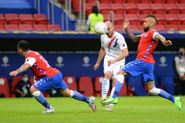 En su último encuentro, Chile cayó ante Paraguay en la Copa América 2021. Ahora la Roja quiere revancha en Santiago. Foto: Getty Images