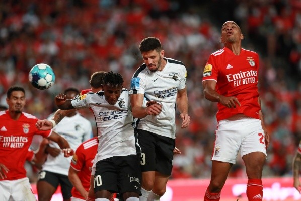 Portimonense derrotó por primera vez en el Estadio Da Luz al Benfica y lo celebró con todo. Foto:Portimonense.