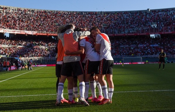 El aforo del 50 por ciento no fue respetado en el Monumental. (Foto: Getty Images)