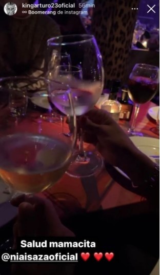 La captura que compartió Arturo Vidal saludando a Sonia Isaza, el fin de semana pasado.