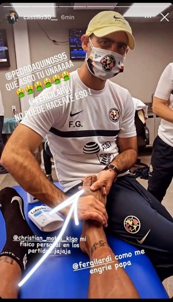 Nicolás Castillo molestando a su compañero en América