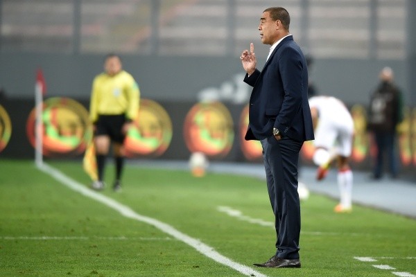 Leonardo González llamó a que la Federación Venezolana de Fútbol aclare si será el DT o terminará su interinato. Foto: Getty Images