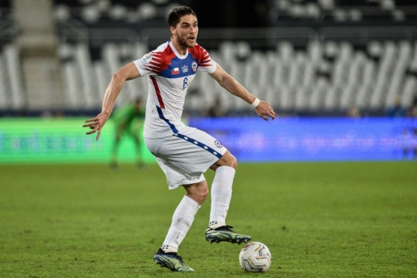 Sierralta también se perderá los duelos de la Roja en noviembre. (Foto: Agencia UNO)