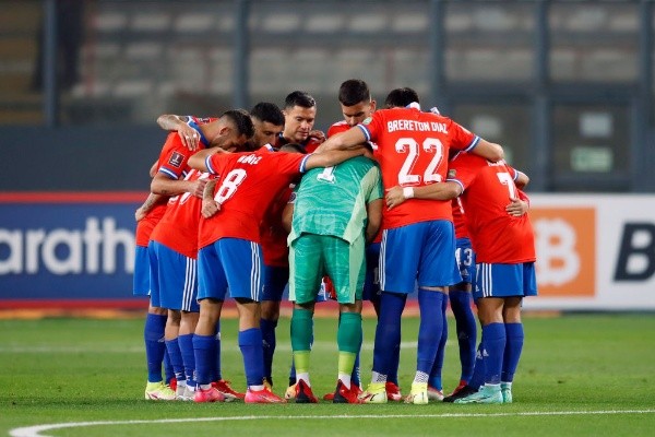 La Roja está en el Nacional de Lima y visita a Perú: el Himno nacional fue pifiado.