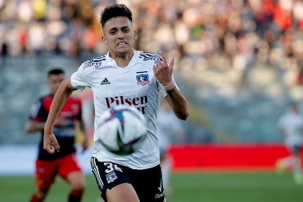 Pablo Solari ha sido una de las claves de Colo Colo para mantenerse en lo más alto del Campeonato Nacional. Foto: Agencia Uno