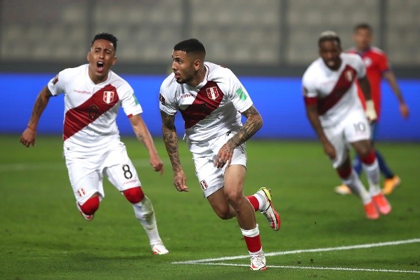 Perú ganó en Lima y deja a la selección chilena en las cuerdas. (Foto: Agencia UNO)