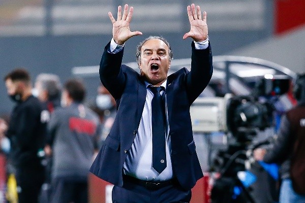 Patricio Yáñez aseguró que siempre apoyó la llegada de Lasarte pero que se le escapó de las manos la situación.