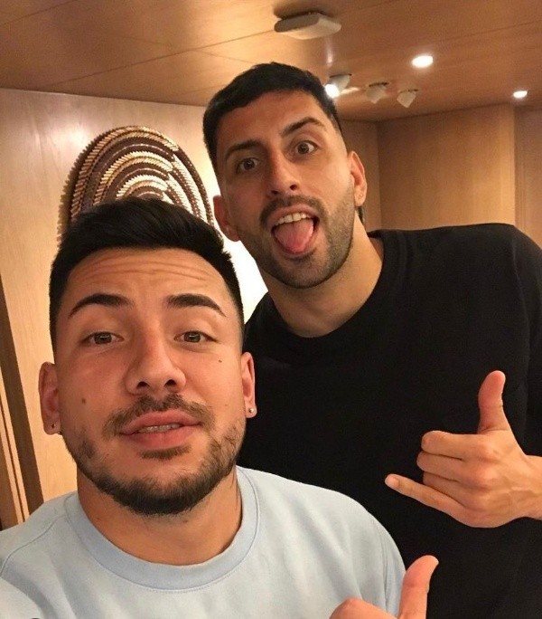 Guillermo Maripán es amigo de Nicolás y es el que lo llama para que vaya a cortar el pelo a los seleccionados.