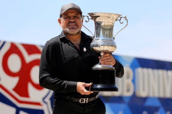 Rogelio Delgado asegura que si Chile cambia de entrenador, el reemplazante de Martín Lasarte debe ser chileno