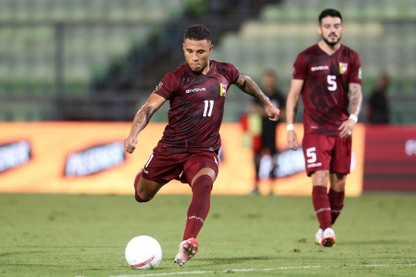 Pese a las críticas de los hinchas, el atacante venezolano valora el esfuerzo de sus compañeros. Foto: Getty Images