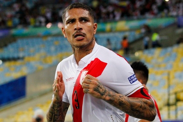 A sus 37 años, Paolo Guerrero podría poner fin a su estadía en Brasil y volver a Perú (Getty Images)