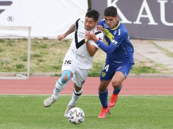 Victoria mantiene arriba al Chago y Barnechea no sale del fondo.