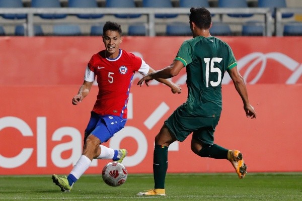 Pablo Galdames asoma como opción para reemplazar a Charles Aránguiz que está suspendido