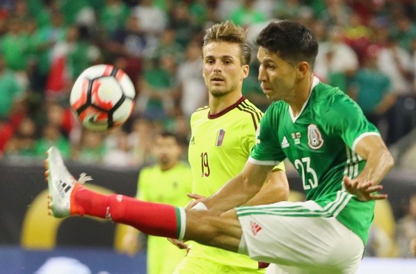 Christian Santos se ilusiona con volver a vestir la camiseta de Venezuela, tal como lo hiciera en la Copa América Centenario de 2016. Foto: Getty Images