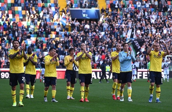 Gary Medel ingresa en el segundo tiempo en el Bolgna