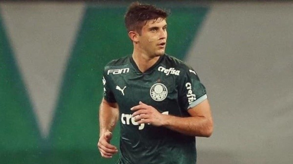Defensa chileno ha venido siendo titular hasta antes de su lesión en Palmeiras. (Foto: Archivo).