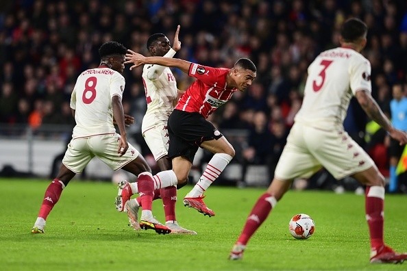 Maripán y Mónaco derrotaron al PSV en los Países Bajos.