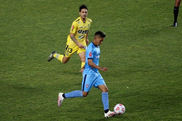 El atacante formado en Colo Colo fue mal inscrito por el club