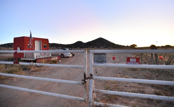 Entrada del Rancho Bonanza Creek, donde se grababa “Rust” | Foto: Getty Images