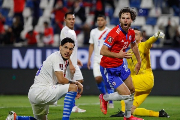 Chile recibió a Paraguay en la fecha de octubre con una victoria por 2-0 para los nacionales