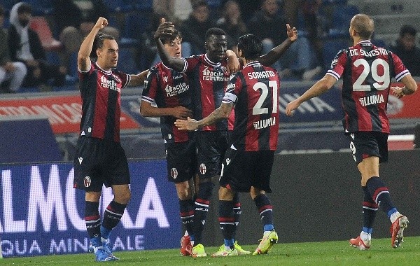Bologna logró empatar pero se cayó tras la segunda expulsión. (Foto: Getty Images)