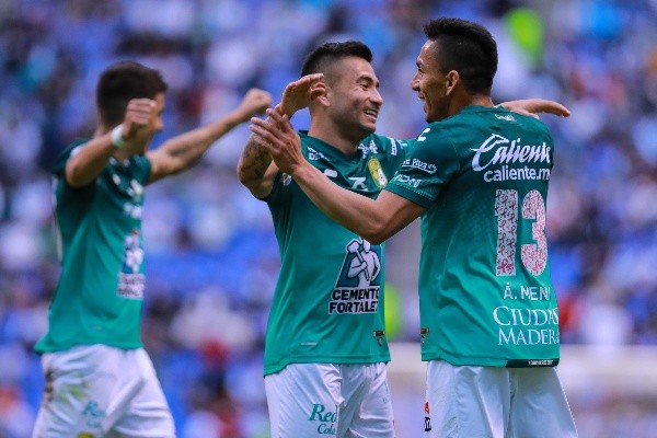 Jean Meneses y Víctor Dávila fueron titulares en el triunfo de León. (Foto: Getty Images)