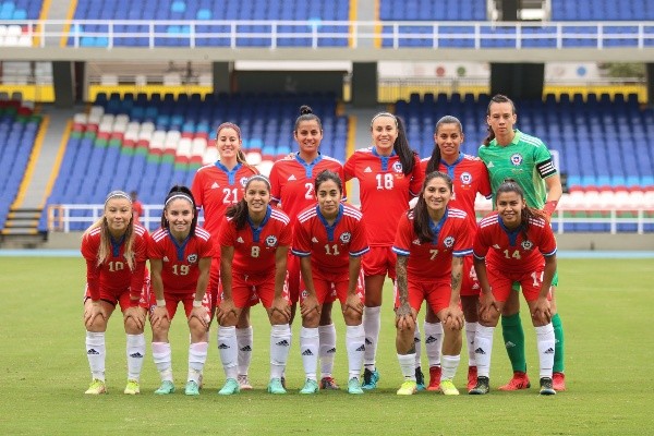 El once de la Roja en el segundo amistoso contra Colombia: Tiane Endler lamenta las derrotas. (Foto: Comunicaciones de la selección chilena)