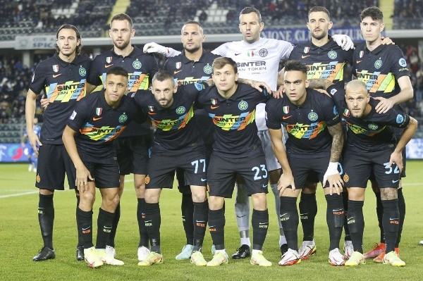 Alexis y el once titular del Inter contra Empoli: puras flores para el chileno en la prensa italiana.