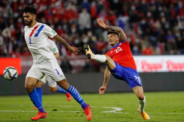 Aránguiz es duda contra Paraguay por lesión, pero Cagigao confía en que podrá estar.