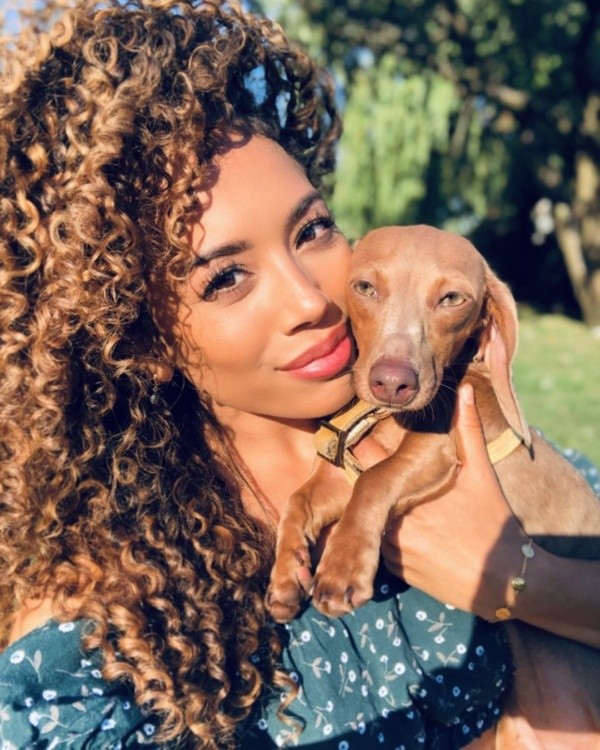 Luis Miguel, la serie: Jade Ewen.