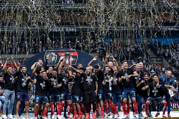 Monterrey festeja su quinto título de Concachampions en la misma cantidad de definiciones jugadas por el club de Sebastián Vegas