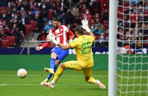 Claudio Bravo tuvo una buena actuación individual pese al resultado. (Foto: Getty Images)