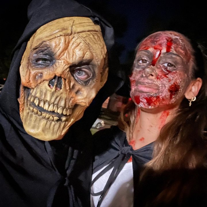 Los disfraces de Halloween: Karol Lucero y Francisca Virgilio.