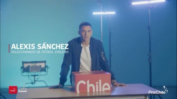 La presentación del “unboxing” de Alexis Sánchez para destacar los productos nacionales
